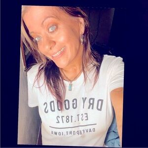 I used to be a shopaholic but now I’m becoming a minimalist! It all has to go!